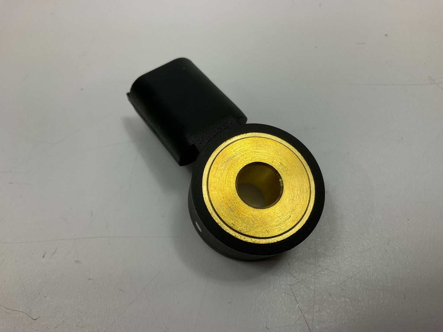 NEW - OEM GM 25201064 Ignition Knock Detonation Sensor
