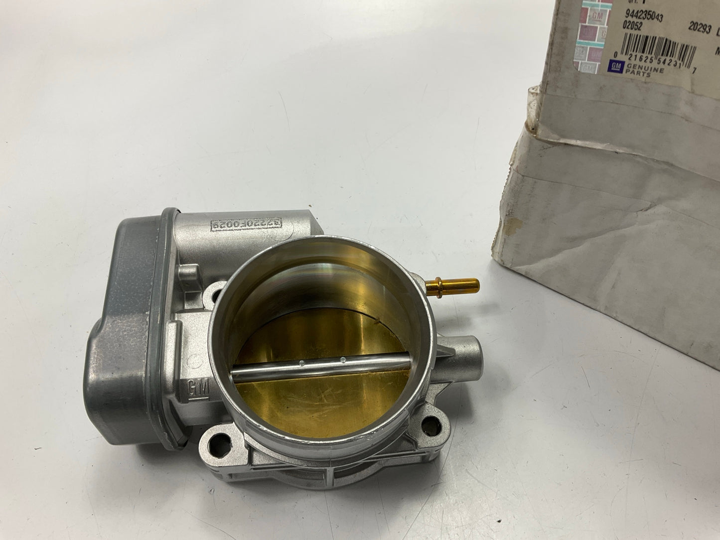 NEW - OEM GM 25312095 Fuel Injection Throttle Body 2002 Chevrolet GMC 4.2L-L6