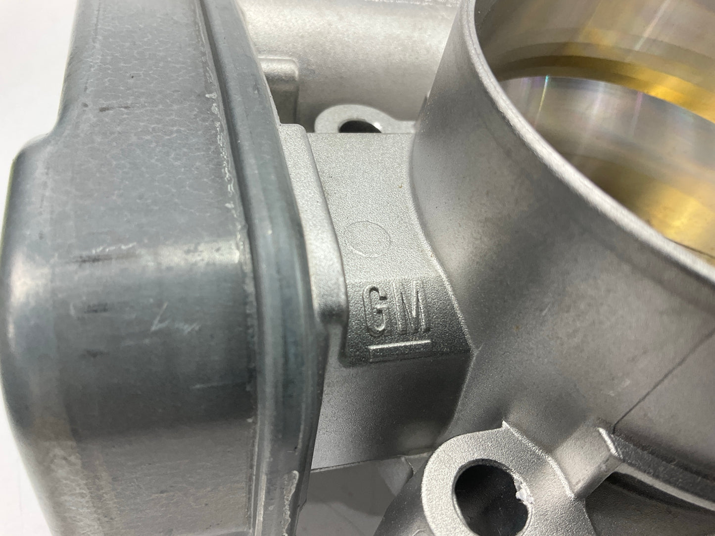 NEW - OEM GM 25312095 Fuel Injection Throttle Body 2002 Chevrolet GMC 4.2L-L6