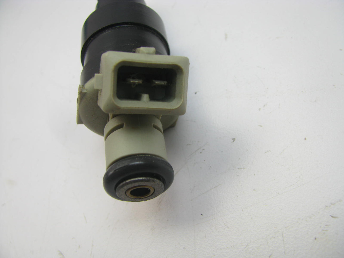 NEW GENUINE OEM GM 25519366 Fuel Injector 1984-1988 GM 3.8L 231 V6