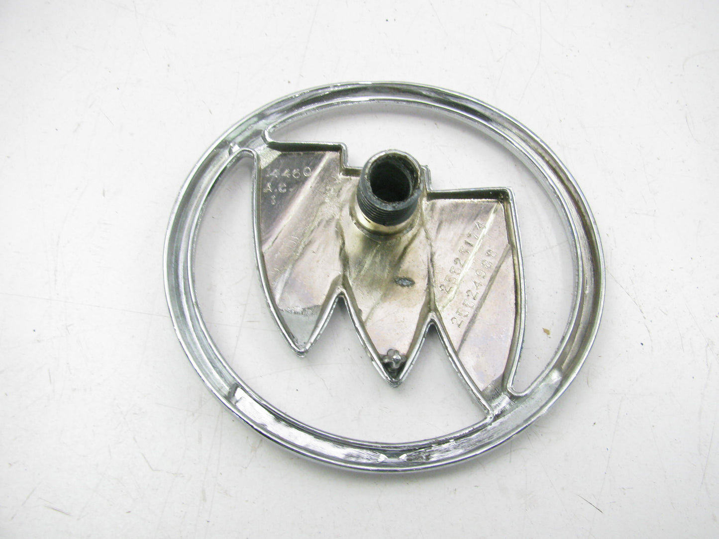 NOS - OEM GM 25524988 Front Grille Ornament Emblem For 1986-1987 Buick Century