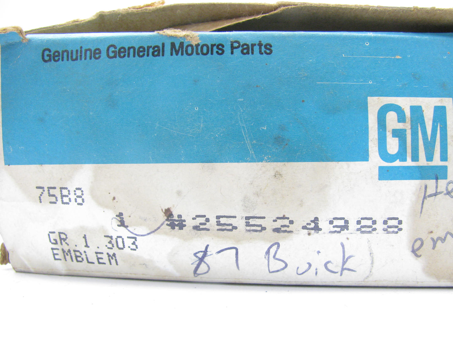 NOS - OEM GM 25524988 Front Grille Ornament Emblem For 1986-1987 Buick Century