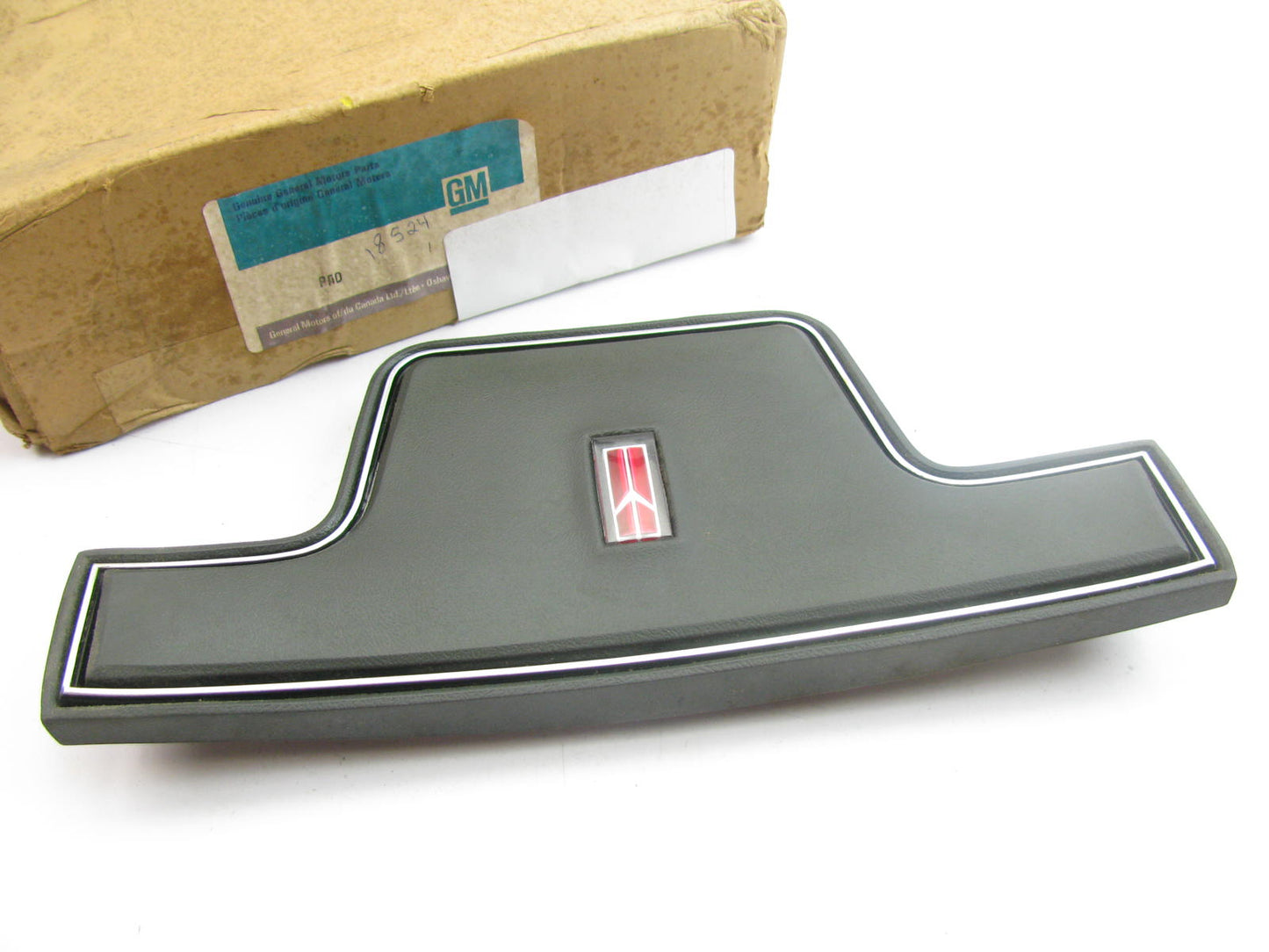 NEW GENUINE OEM GM 25526492 Steering Horn Pad For 1980-1985 Buick LeSabre