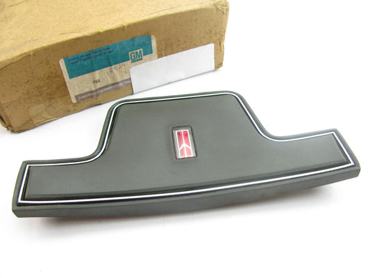NEW GENUINE OEM GM 25526492 Steering Horn Pad For 1980-1985 Buick LeSabre