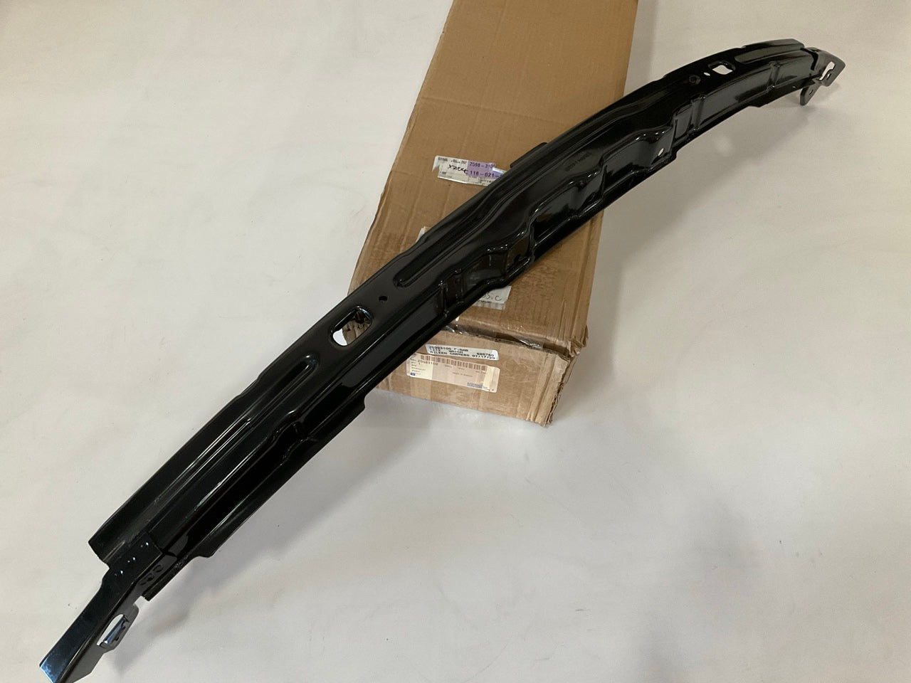 NEW OEM GM 25983100 Front Bumper Upper Impact Bar For 2008-2010 Saturn Vue