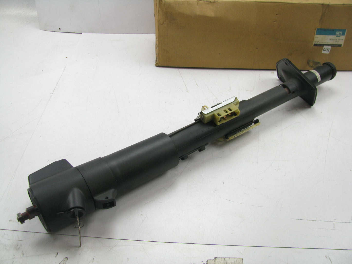 NEW GENUINE OEM GM 26033544 Auto Trans Steering Column W/O Tilt W/ Key