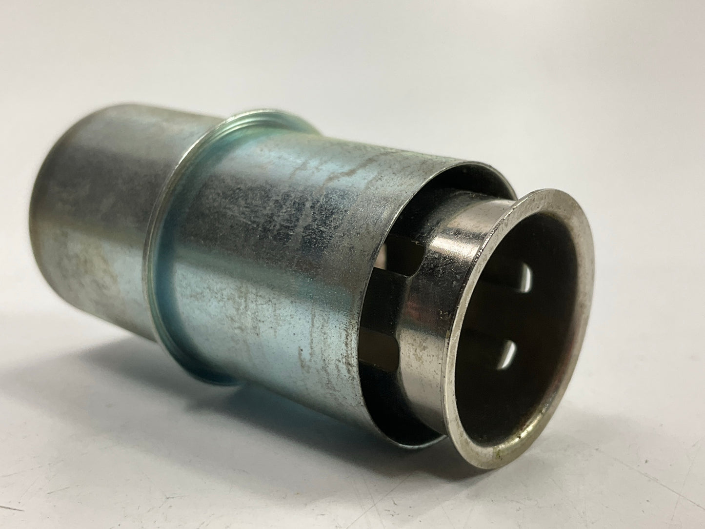 NEW - OEM GM 3986870 Cigar Cigarette Lighter Retainer