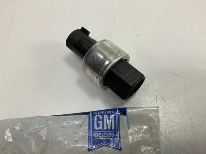 NEW - OEM GM 52466358 A/C Clutch Cycle Switch