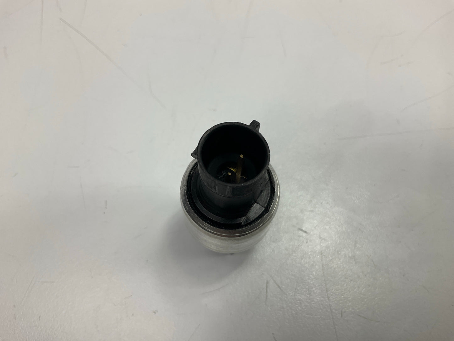 NEW - OEM GM 52466358 A/C Clutch Cycle Switch