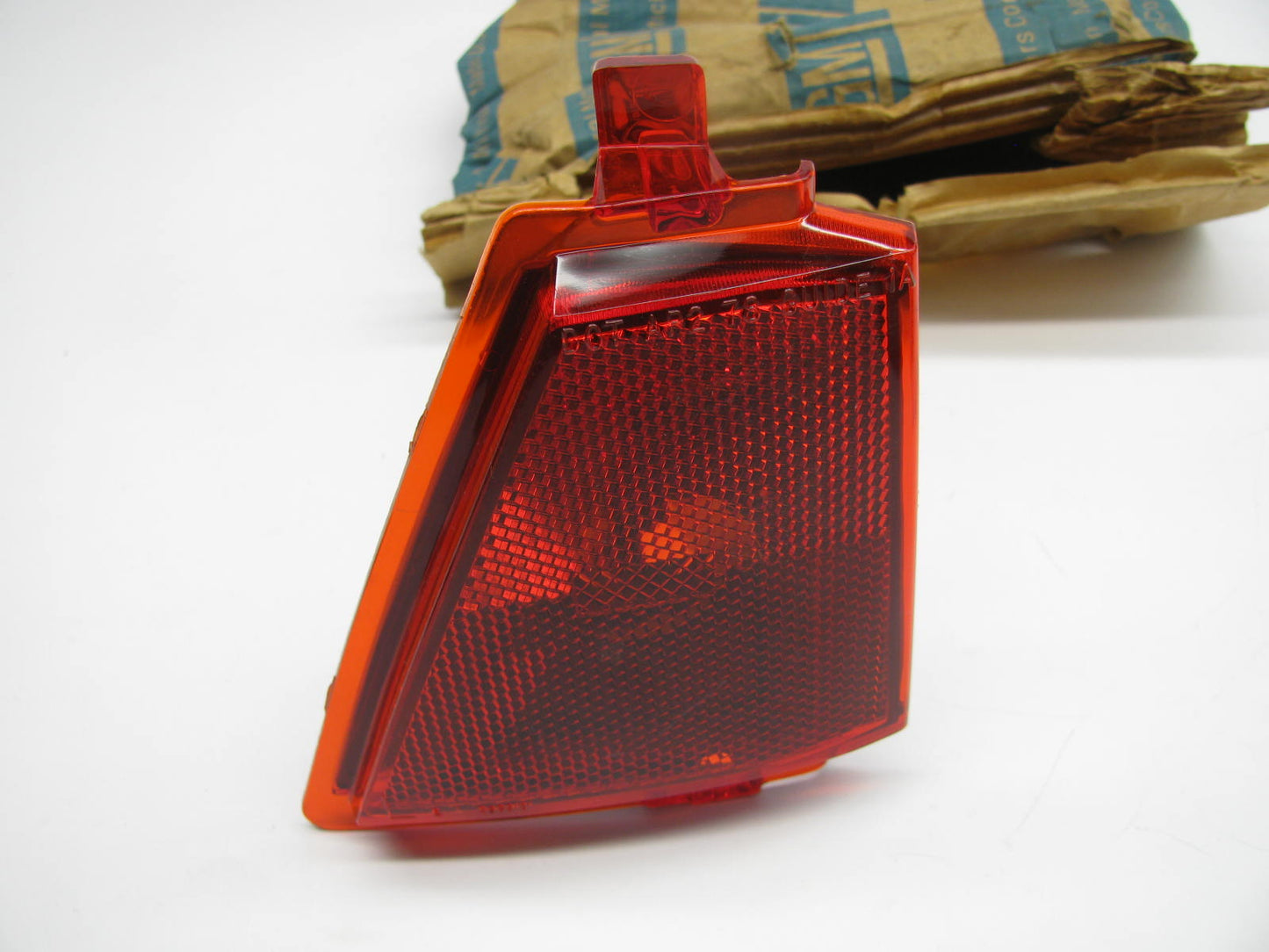 SCRATCHED - NEW GM 5969179 REAR LEFT Side Marker Light 1978 GM A19-27 Body