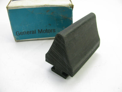 NEW - OEM GM 6263975 Rear Suspension Differential Housing Insulator