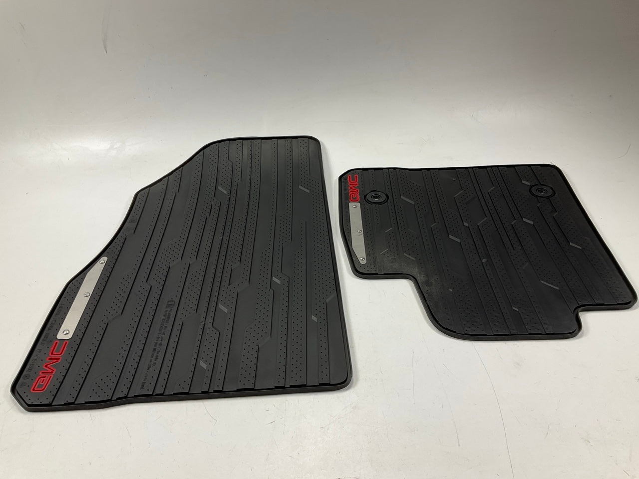 NEW OEM GM 84038455 Front All Weather Rubber Floor Mat Set For 17-22 GMC Acadia