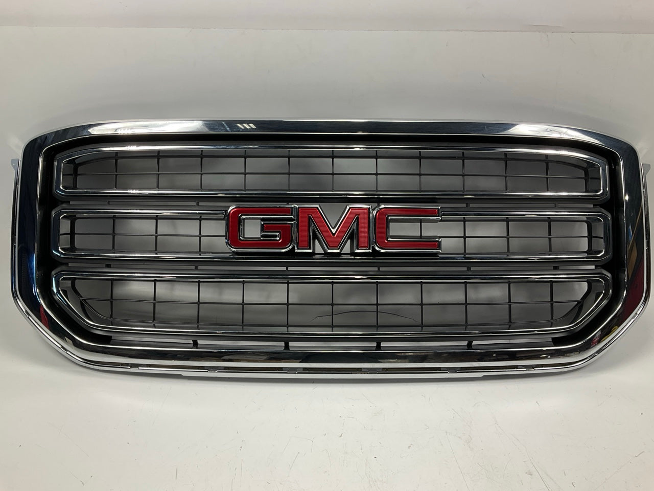 NEW - OEM GM 84336881 Grille For 2015-2020 GMC Yukon