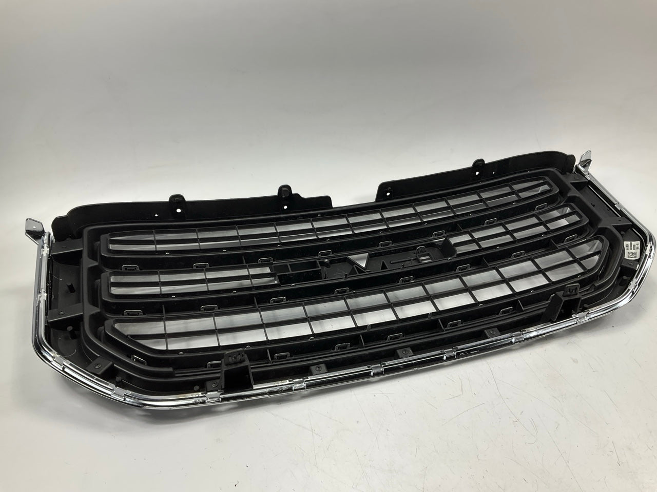 NEW - OEM GM 84336881 Grille For 2015-2020 GMC Yukon