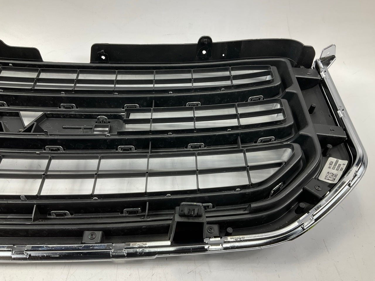 NEW - OEM GM 84336881 Grille For 2015-2020 GMC Yukon