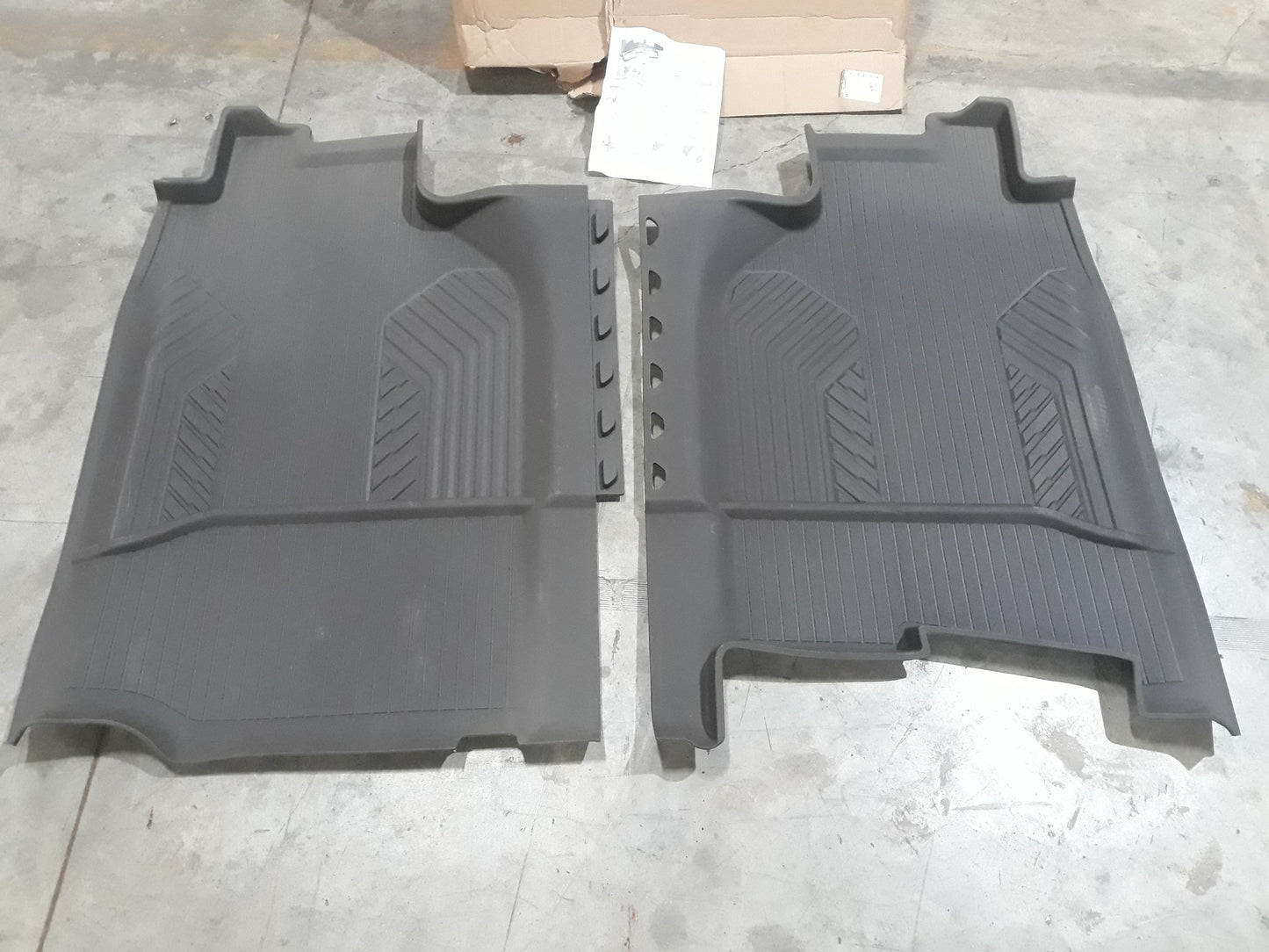 2nd Row Interlocking Premium All-Weather Rubber Floor Liner Mats OEM GM 84348199