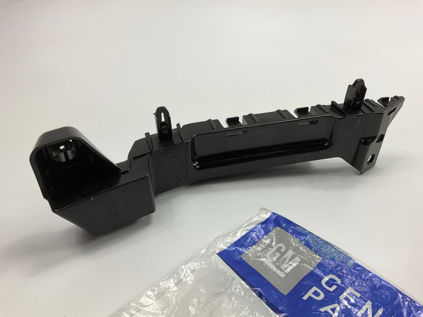 NEW - OEM GM 84491229 Front Left Bumper Locating Guide For 2019-23 Cadillac XT4