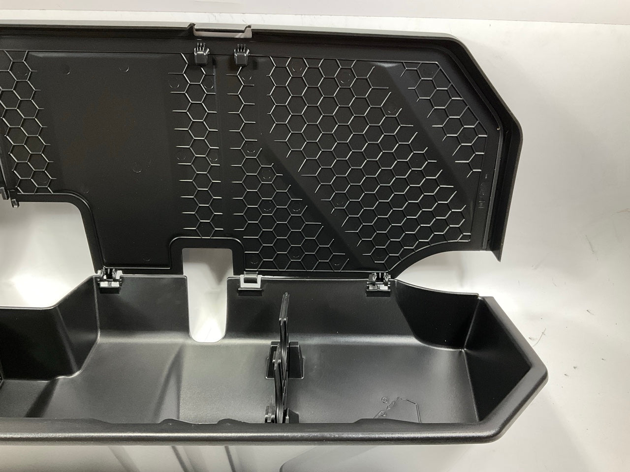 NEW - OEM GM 84734683 Lockable Underseat Storage Organizer Box - Crew Cab