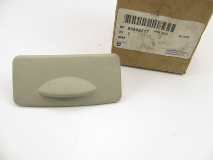 NOS OEM GM Console Power Receptacle Cover  88986577 For 2002 Tahoe, Silverado