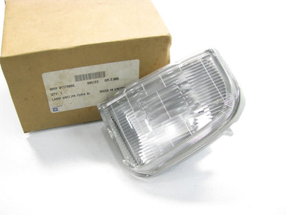 New GM Front Left Turn Signal Lamp Marker Corner Light 1990-97 Tracker Sunrunner