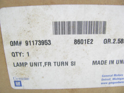 New GM Front Left Turn Signal Lamp Marker Corner Light 1990-97 Tracker Sunrunner