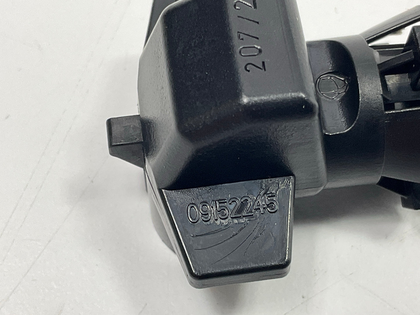 NEW - OEM GM 9152245 Ambient Air Temperature Sensor