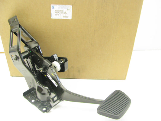 NEW GENUINE OEM GM 92203688 Brake Pedal Assembly 2008-2009 Pontiac G8