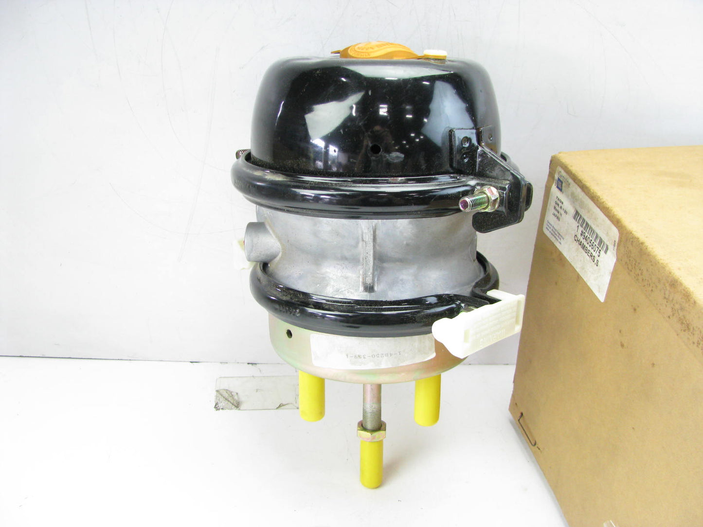 NEW GENUINE OEM GM 94056075  Air Brake Chamber 2430 Piggyback