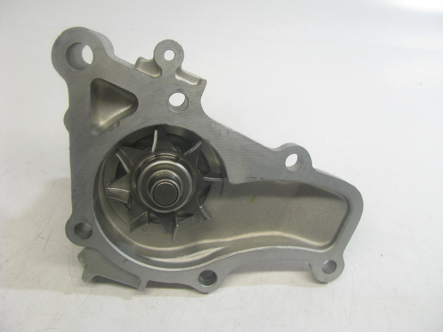 GMB 112-37016-630 Engine Water Pump For 1992-1996 Mitsubishi 1.8L-L4