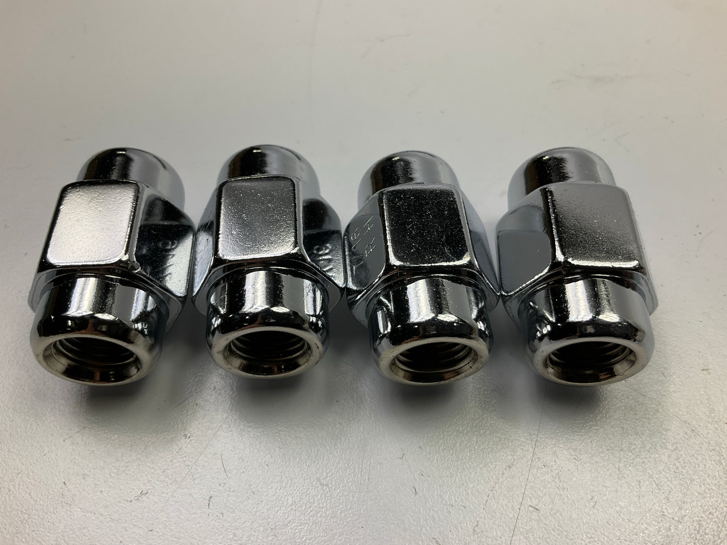 20 Lug Nuts Total - Gorilla 72177 Wheel Lug Nuts Short Shank 7/16''