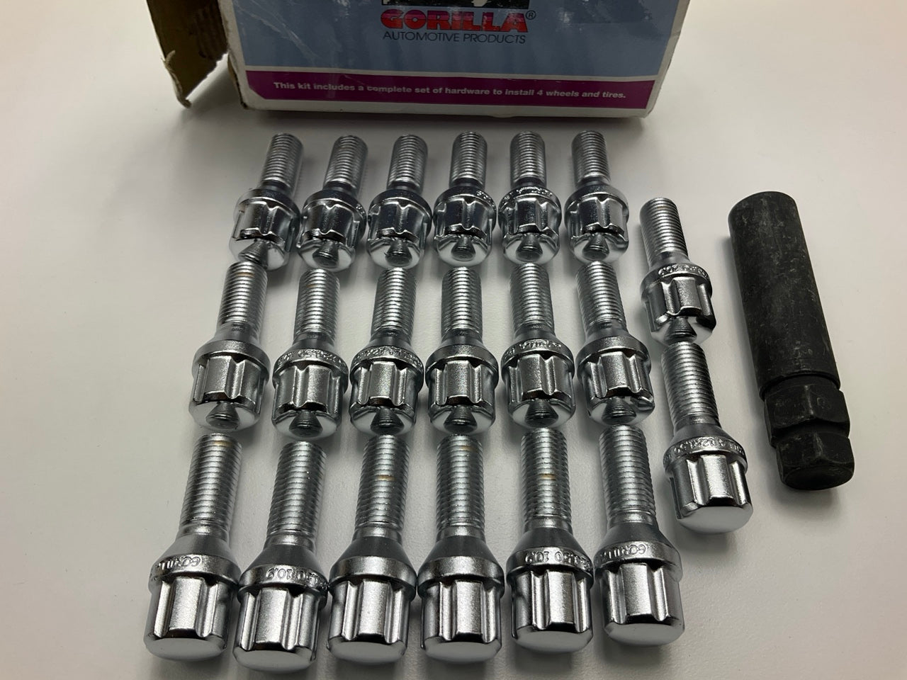 Gorilla K5BS-12150X27GR Spline Lug Bolts 12mm X 1.50 Thread, Set Of 20 W/ Socket
