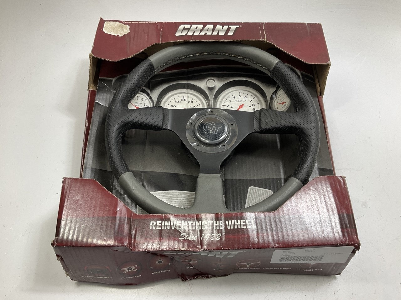 COSMETIC DAMAGE, SEE PHOTOS -  Grant 1066 Formula 1 Steering Wheel, 14'' Diameter