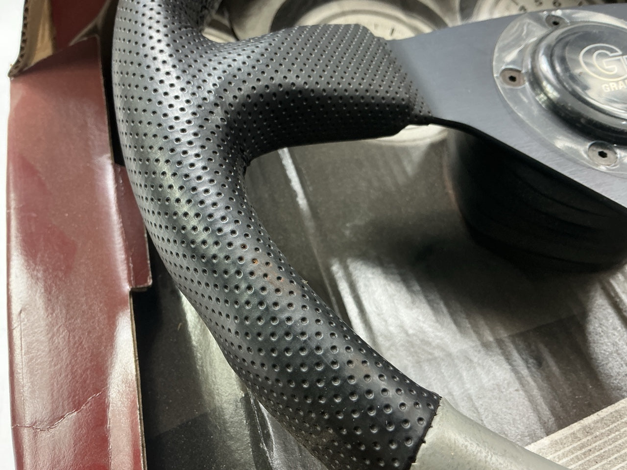 DAMAGED, SEE ACTUAL PHOTOS - Grant 1066 Formula 1 Steering Wheel, 14'' Diameter