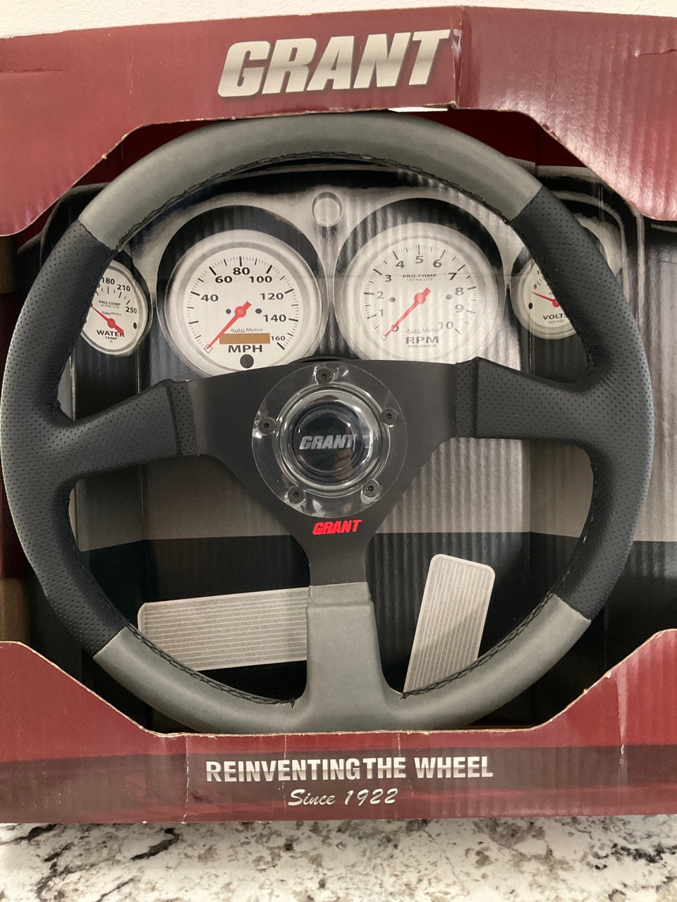 Grant 1066 Formula 1 Steering Wheel, 14'' Diameter