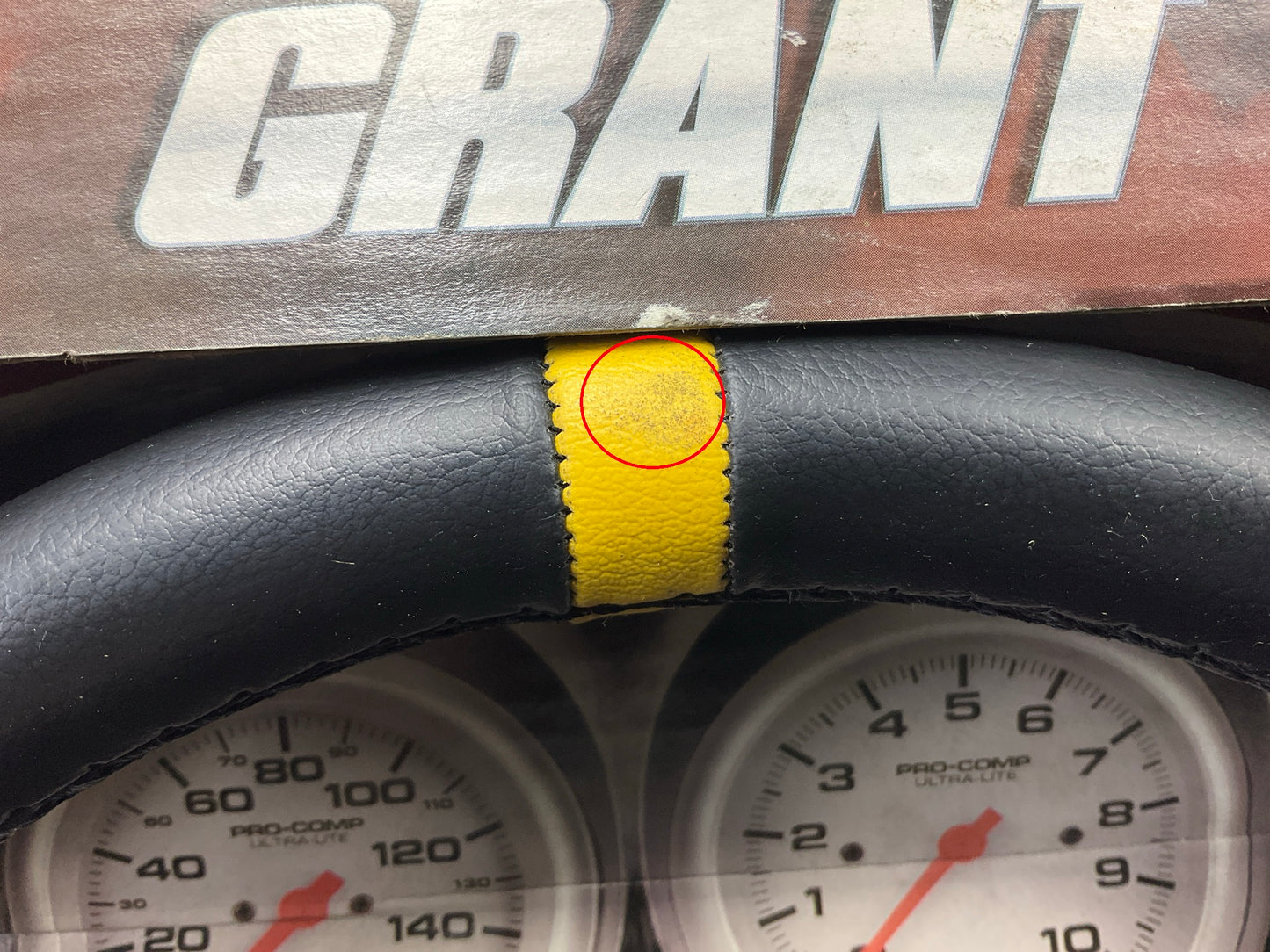 COSMETIC DAMAGE Grant 1075 Top Marker Competition Steering Wheel, 13'' D, 3'' Dish