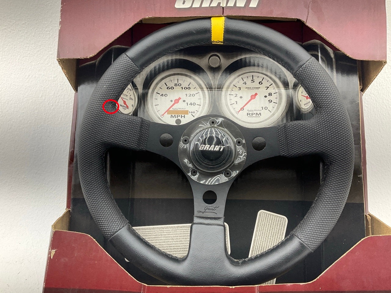 Damaged#6 Grant 1075 Top Marker Competition Steering Wheel, 13'' Diameter 3'' Dish