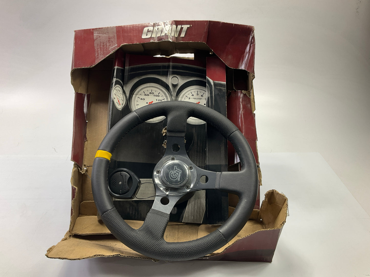 OPEN BOX Grant 1075 Top Marker Competition Steering Wheel, 13'' Diameter, 3'' Dish