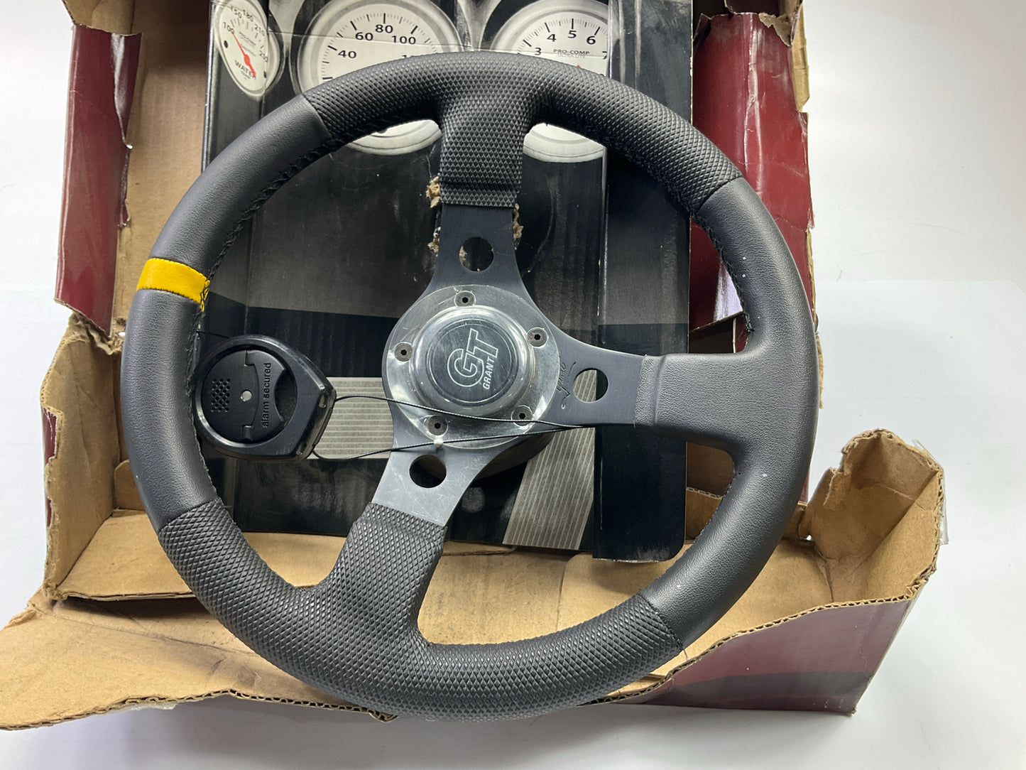 OPEN BOX Grant 1075 Top Marker Competition Steering Wheel, 13'' Diameter, 3'' Dish