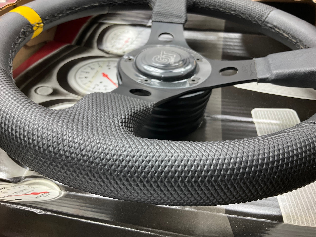 Grant 1075 Top Marker Competition Steering Wheel, 13'' Diameter, 3'' Dish
