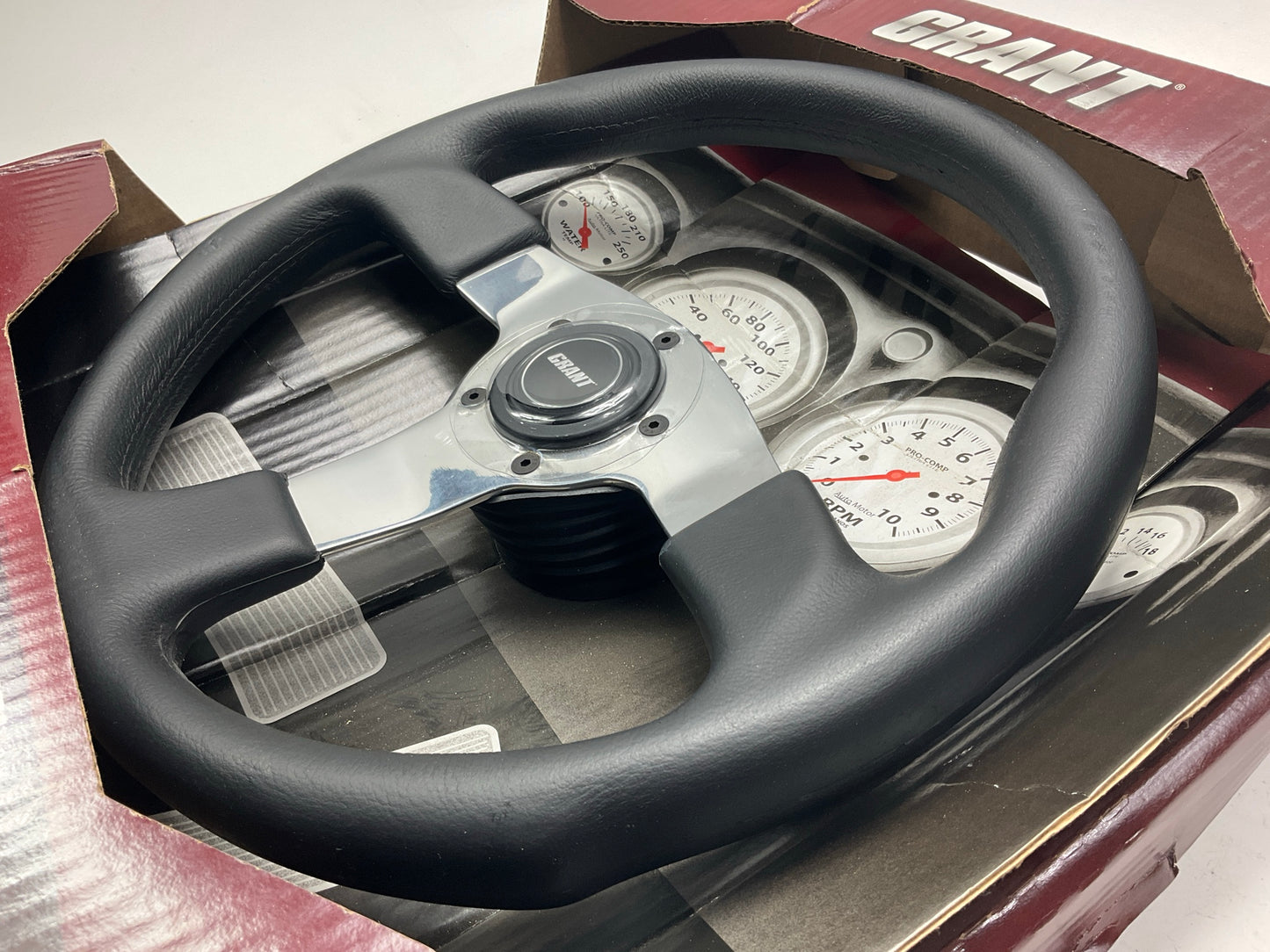Scratched Scuffed, See Actual Photos - Grant 1103 GT Rally 13.5'' Steering Wheel