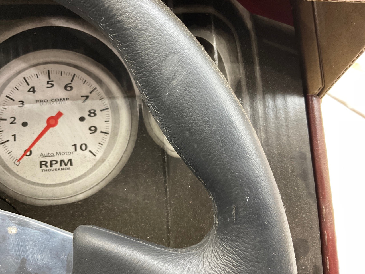 COSMETIC DAMAGE - Grant 1103 GT Rally 13.5'' Steering Wheel