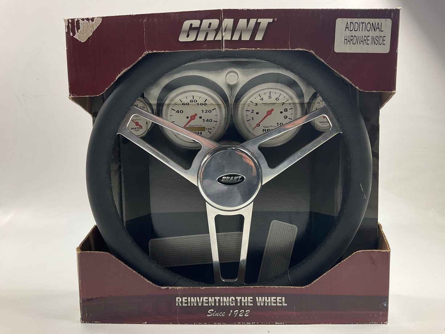 NEW - SCRATCHED - Grant 15201 Steering Wheel, 14-3/4'' Dia., 3-1/4'' Dish