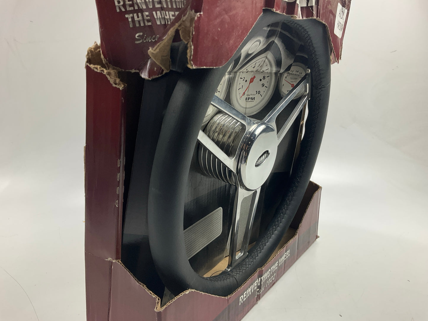 NEW - SCRATCHED - Grant 15201 Steering Wheel, 14-3/4'' Dia., 3-1/4'' Dish