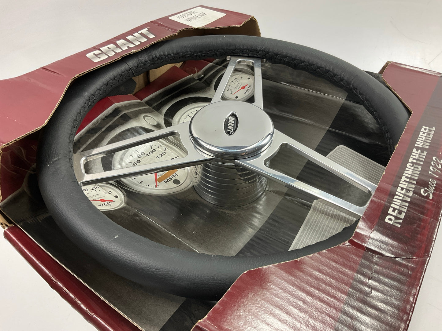 COSMETIC DAMAGE - Grant 15201 Steering Wheel, 14-3/4'' Dia., 3-1/4'' Dish