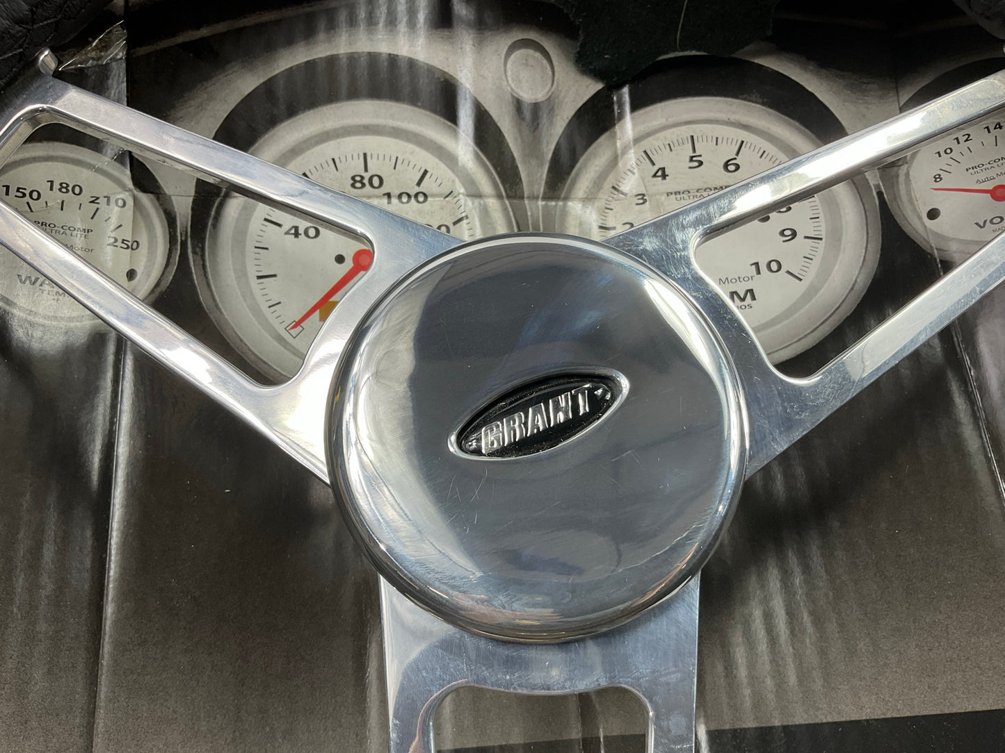 COSMETIC DAMAGE - Grant 15201 Steering Wheel, 14-3/4'' Dia., 3-1/4'' Dish