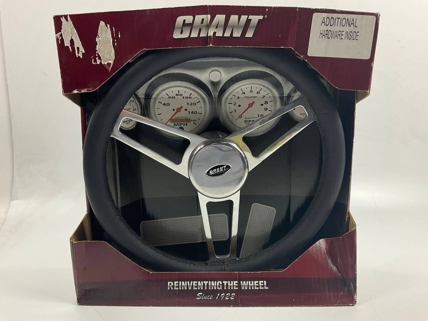 LIGHT COSMETIC DAMAGE - Grant 15201 Steering Wheel 14-3/4'' Dia., 3-1/4'' Dish