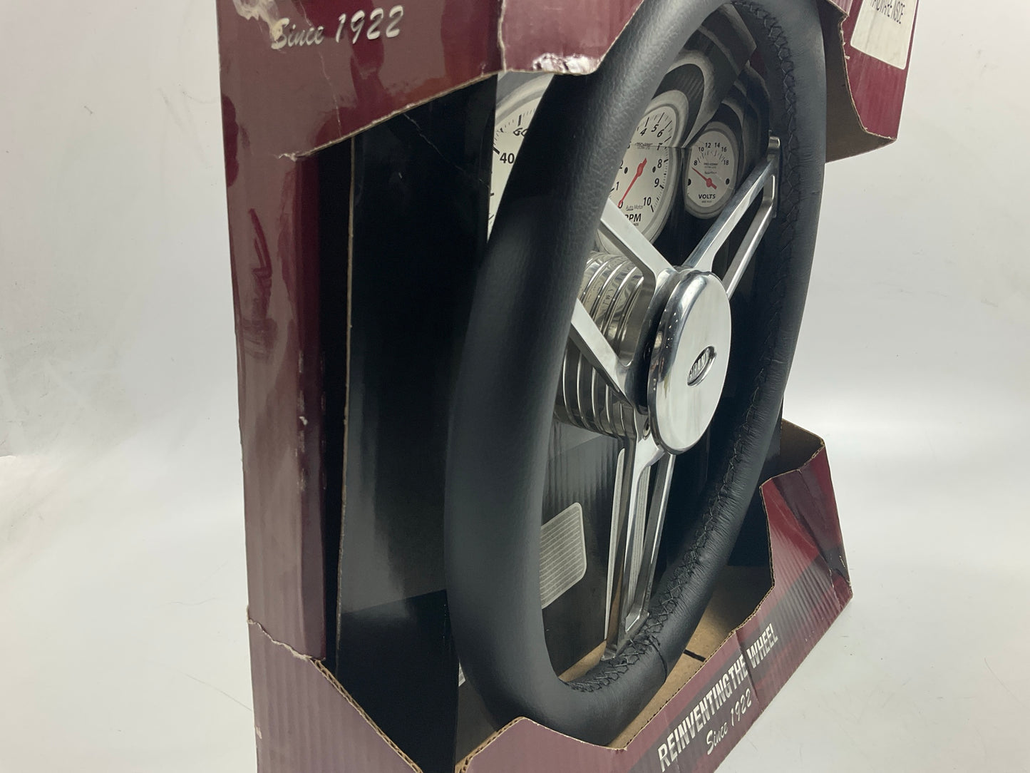 LIGHT COSMETIC DAMAGE - Grant 15201 Steering Wheel 14-3/4'' Dia., 3-1/4'' Dish