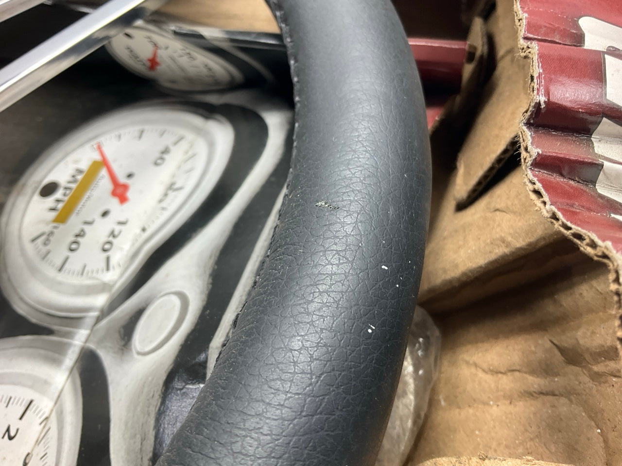 MISSING HORN, COSMETIC DAMAGE #2 - Grant 15201 Steering Wheel 14-3/4'' Diameter