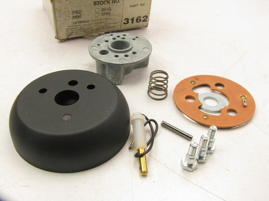 Grant 3162 AMC / GM Steering Wheel Installation Adapter Kit - 3 Bolt Mount Matte