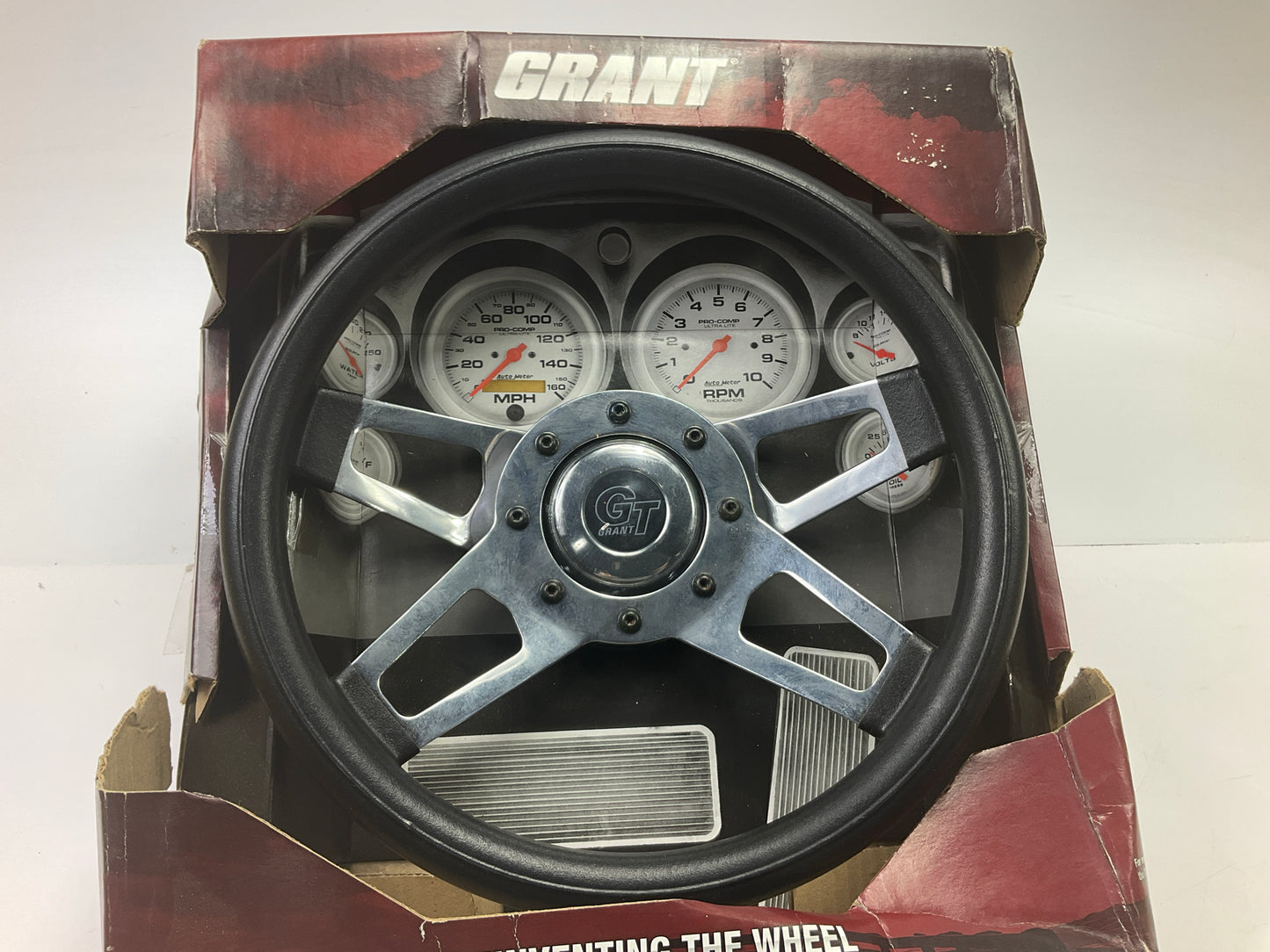 SCRATCHED - Grant 440 Challenger Chrome Steering Wheel,  13.5'' Diameter, 3'' Dish